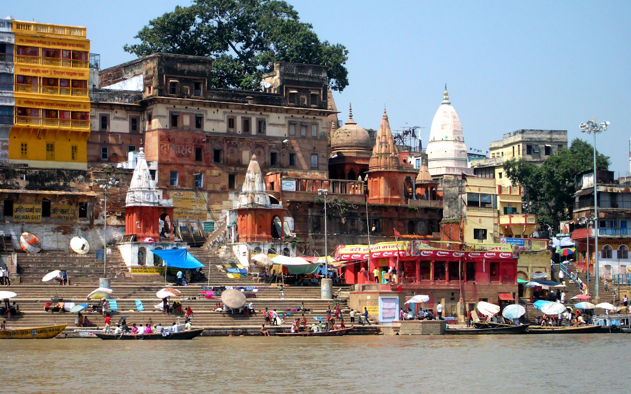 Temples, palaces and boats along the Varanasi riverfront on the Ganga